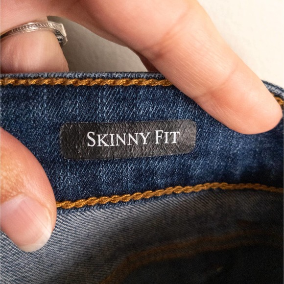 JUDY BLUE Skinny Fit Medium Wash Distressed Red Plaid Peek-A-Boo Women's Size 29 - Picture 4 of 6